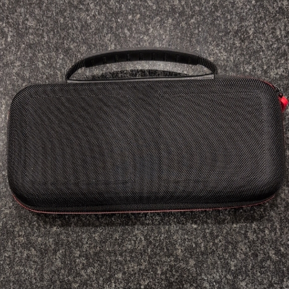 Nintendo Black Carrying Case with Red Logo - Picture 2 of 2
